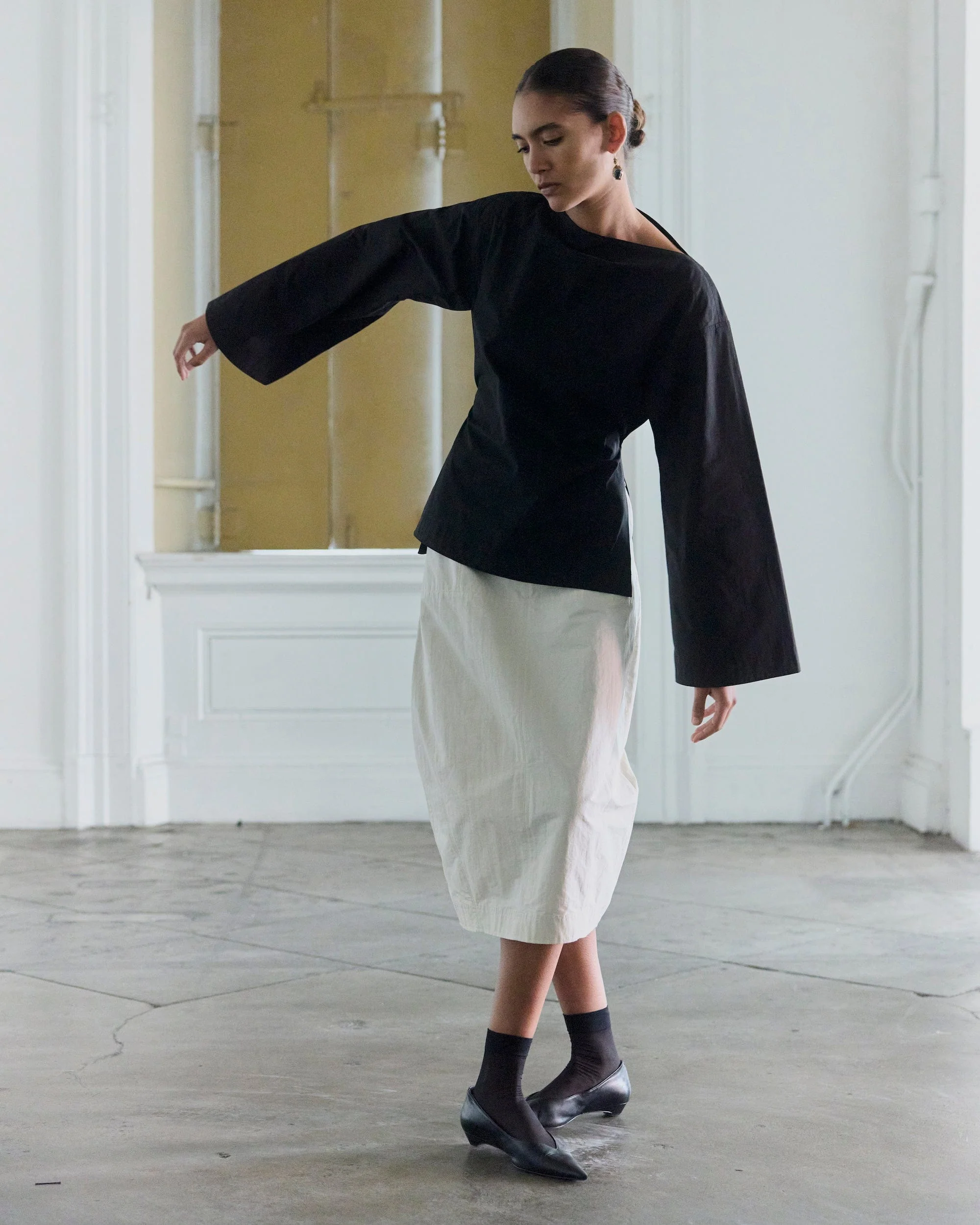 Iliana Sculpted Flare-Sleeve Blouse